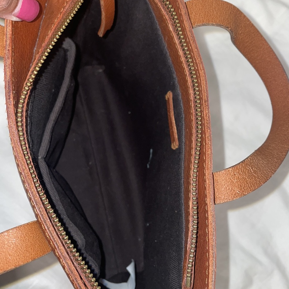 The Zip-Top Transport Small Crossbody ❗️MISSING CROSSBODY STRAP ❗️ - Picture 4 of 8